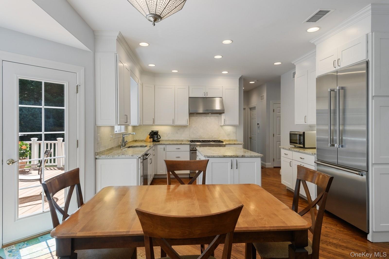 #9 photo, 33 Walters Avenue, সাফোক কাউন্টি Cold Spring Harbor , NY 11724