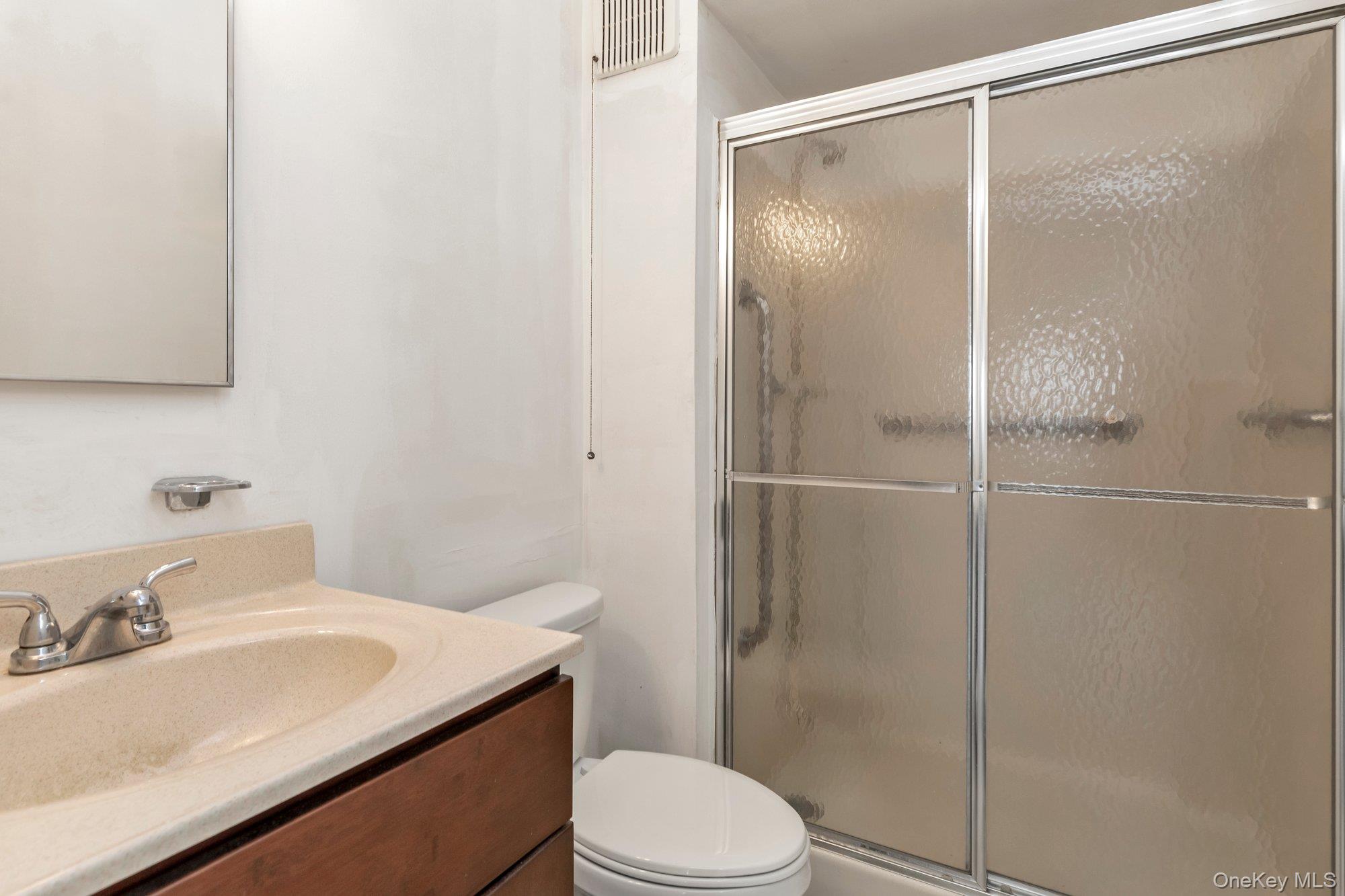 #11 photo, 725 Miller Avenue, Freeport , NY 11520