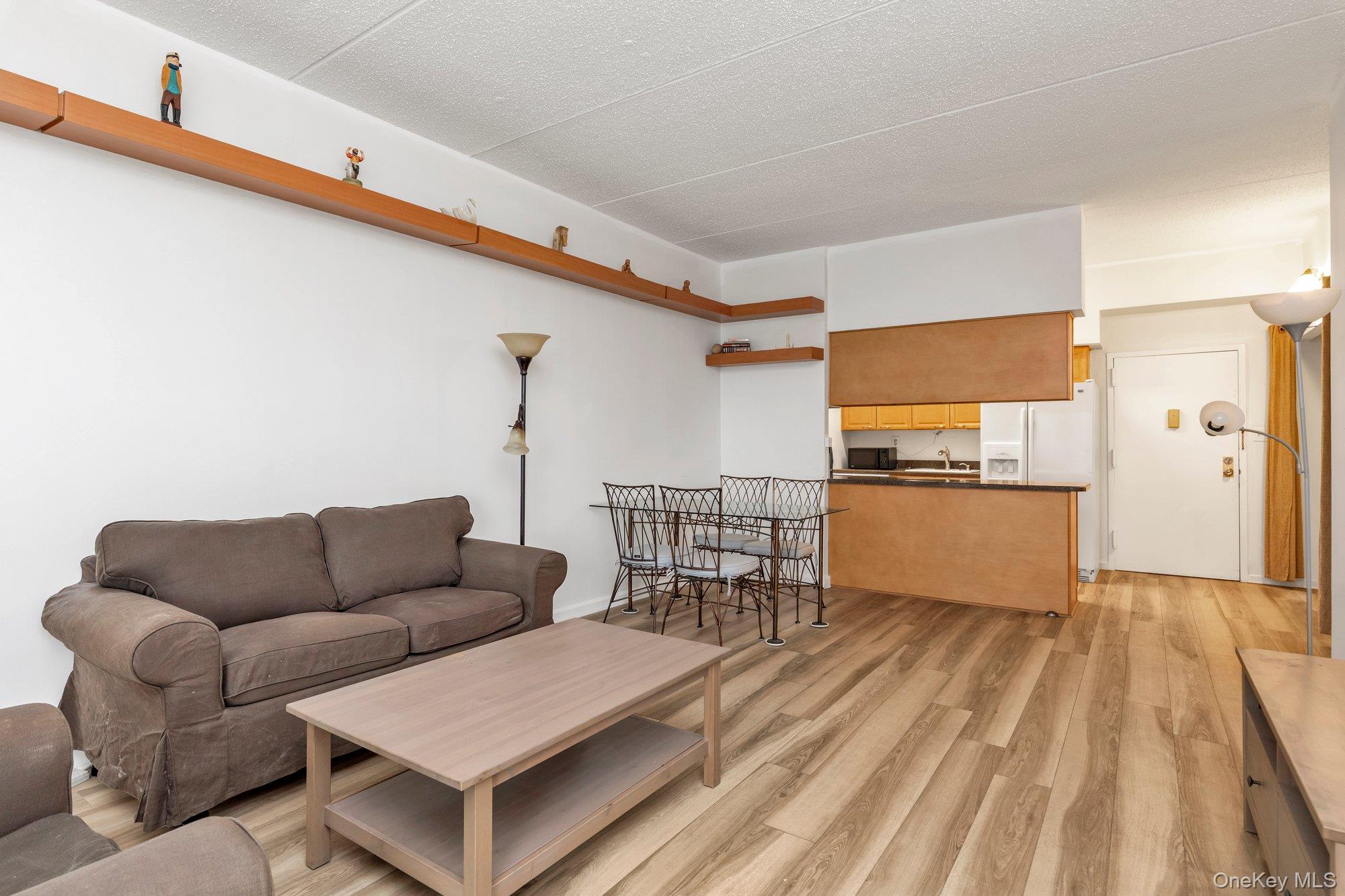 #3 photo, 725 Miller Avenue, Freeport , NY 11520