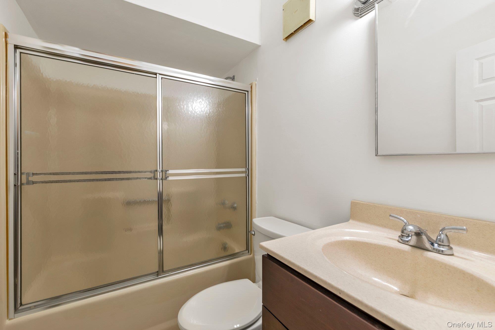 #9 photo, 725 Miller Avenue, Freeport , NY 11520