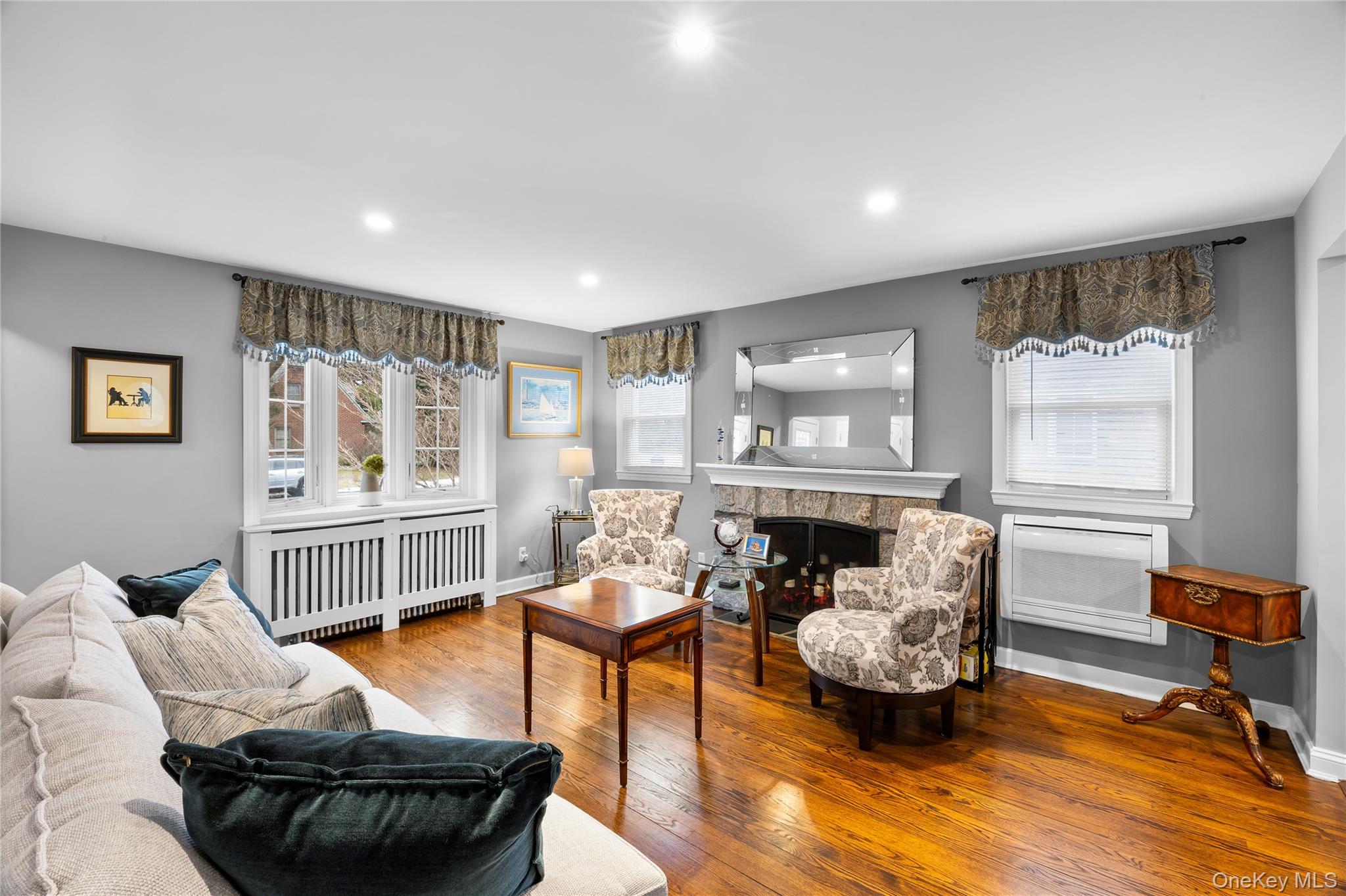 #3 photo, 26 Bedell Place, Amityville , NY 11701