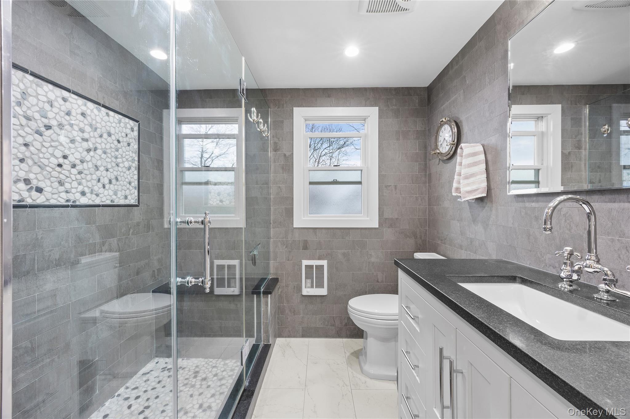 #5 photo, 26 Bedell Place, Amityville , NY 11701