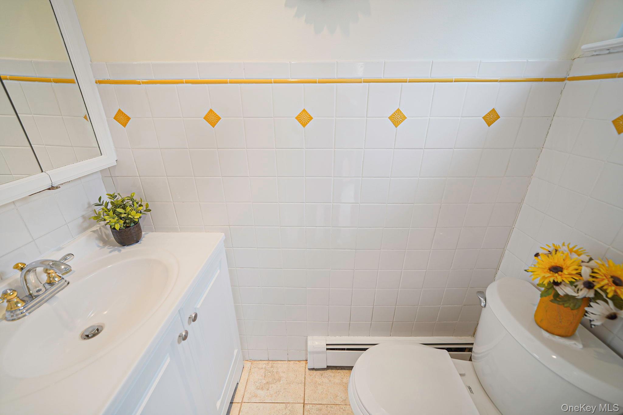 #10 photo, 5 Donna Court, Selden , NY 11784