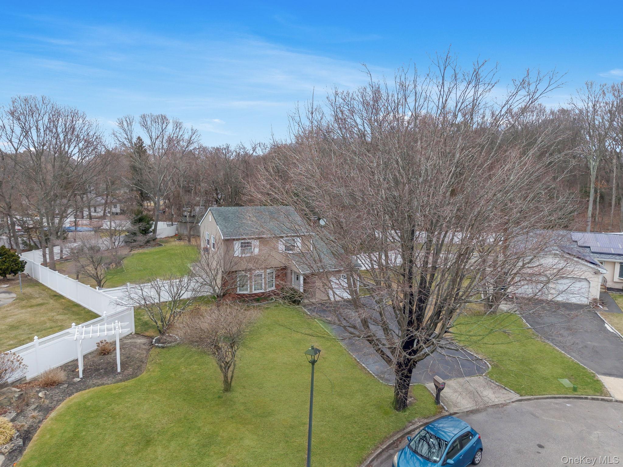 #19 photo, 5 Donna Court, Selden , NY 11784