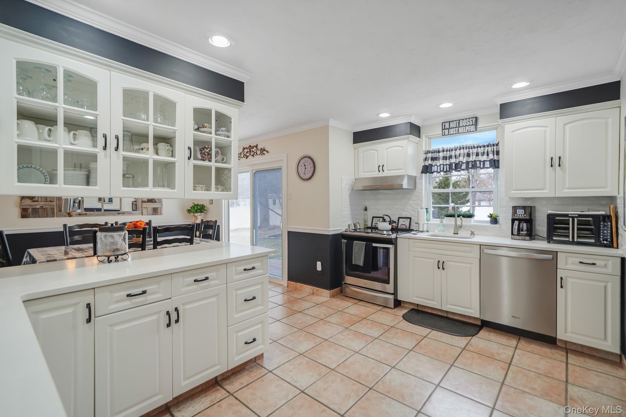 #6 photo, 5 Donna Court, Selden , NY 11784