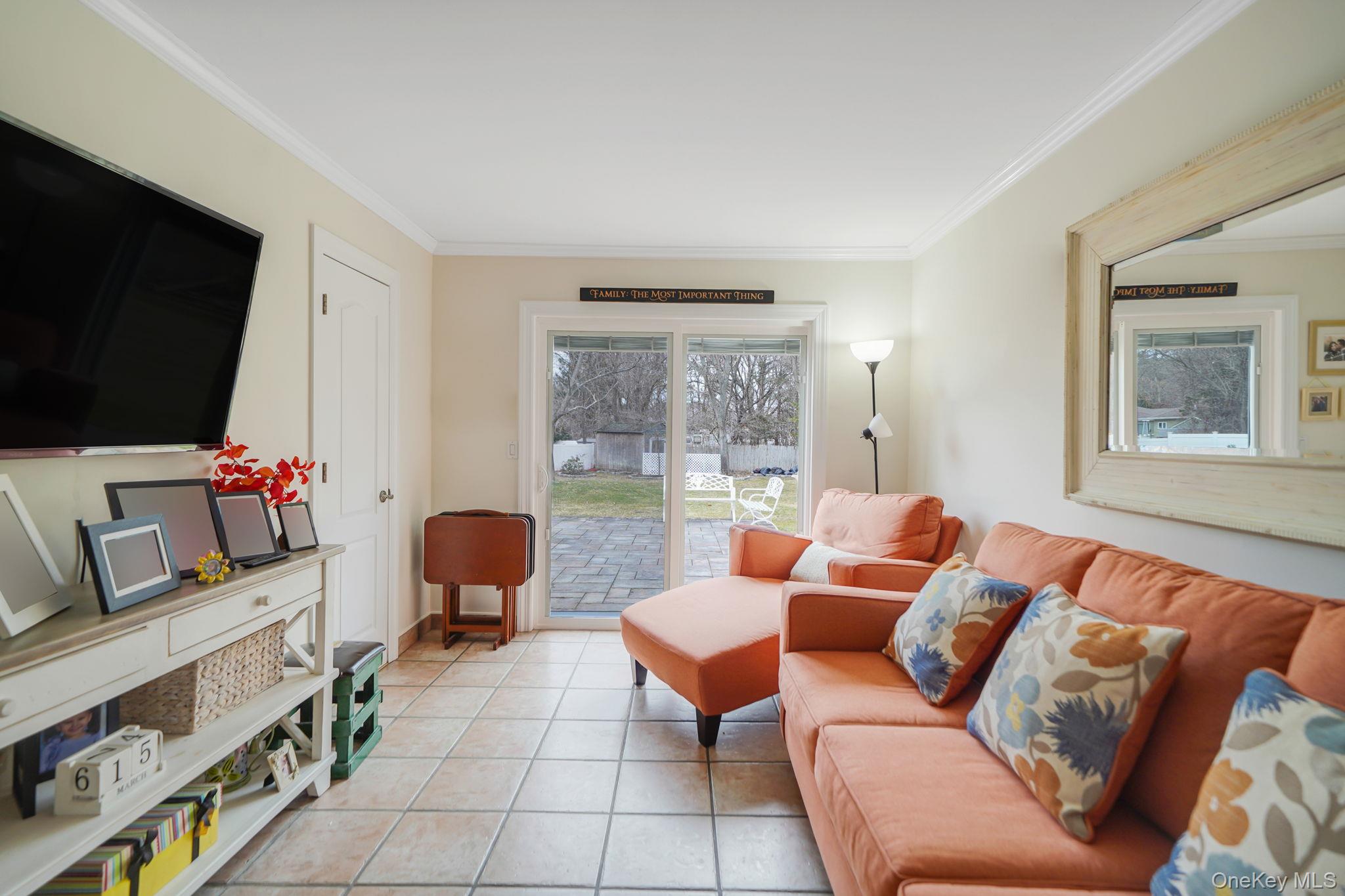 #9 photo, 5 Donna Court, Selden , NY 11784