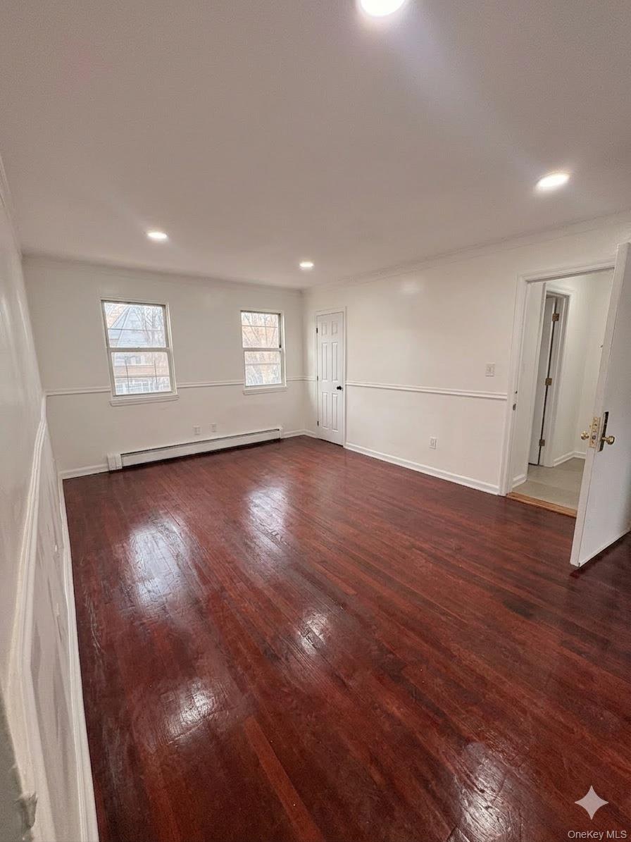 #3 photo, 10919 202, Saint Albans , NY 11412