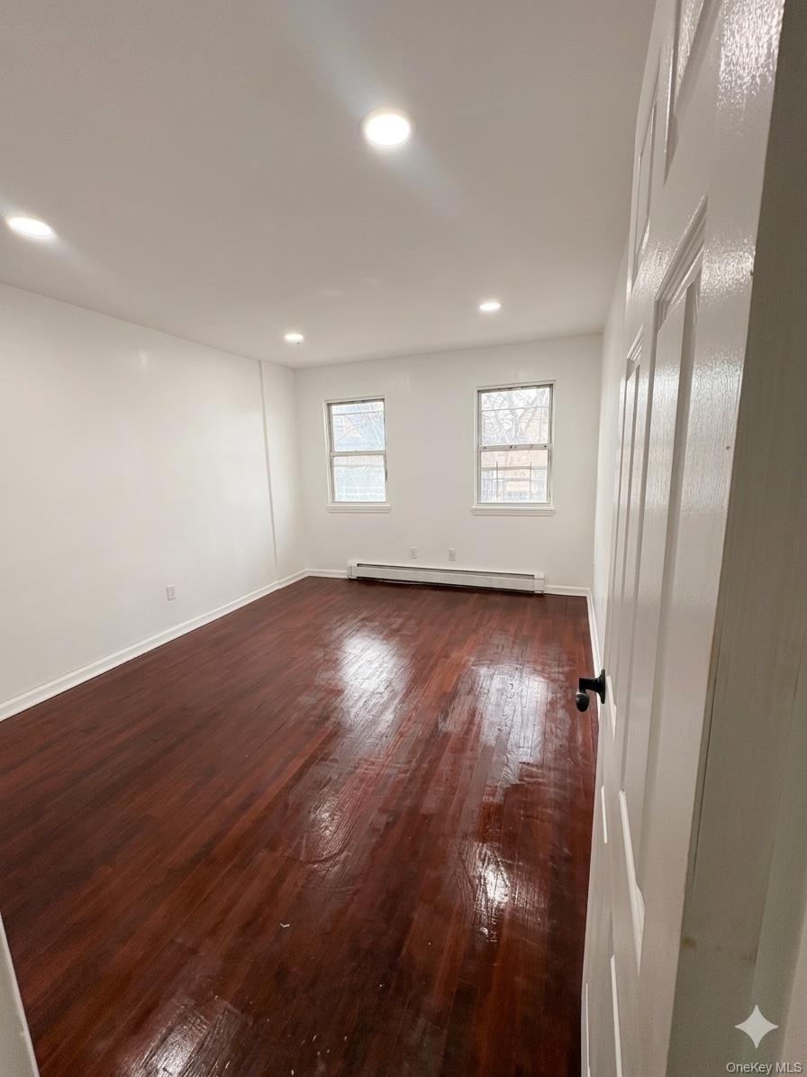 #7 photo, 10919 202, Saint Albans , NY 11412