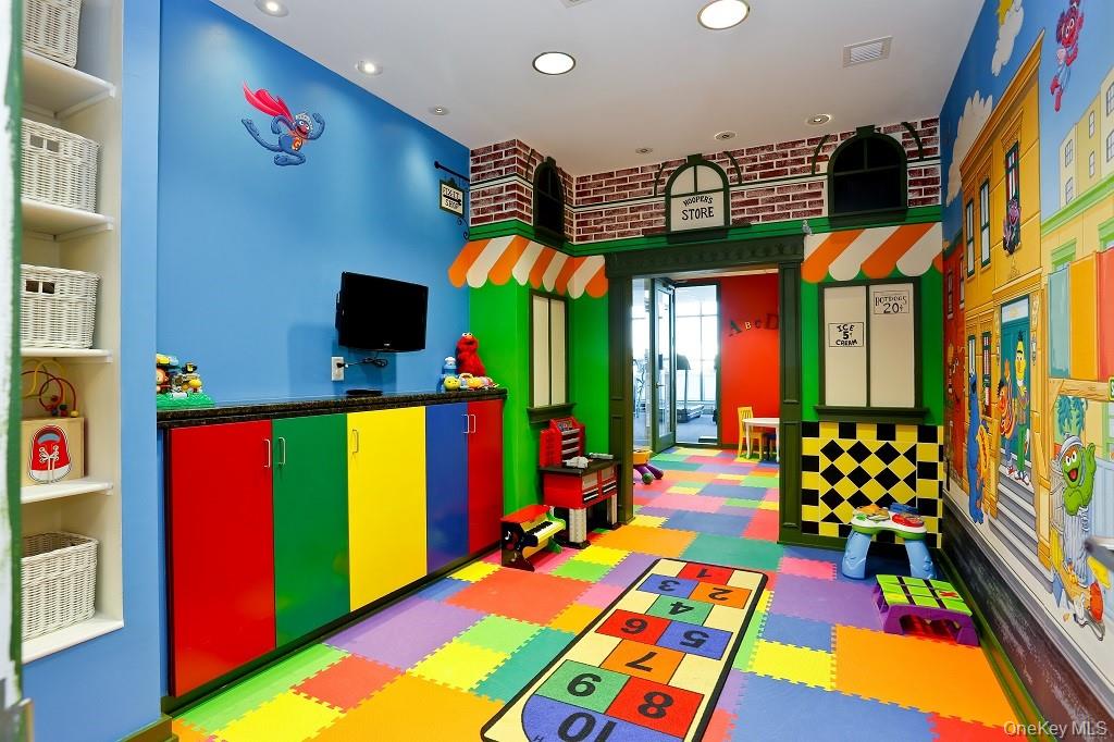 #13 photo, 175 Huguenot Street, New Rochelle , NY 10801