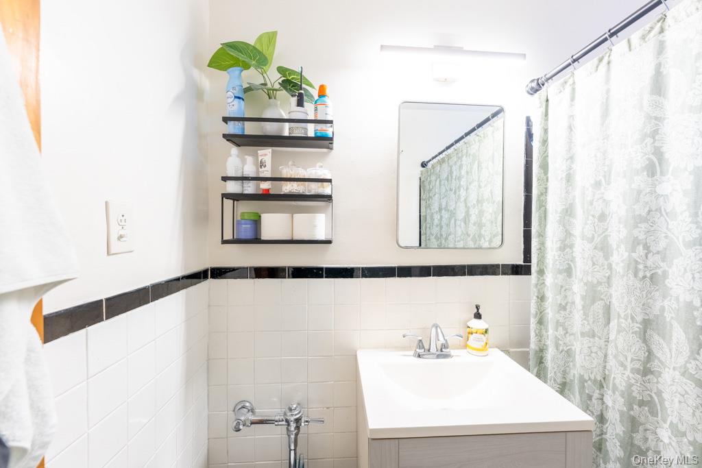 #13 photo, 1304 Midland Avenue, Yonkers , NY 10704