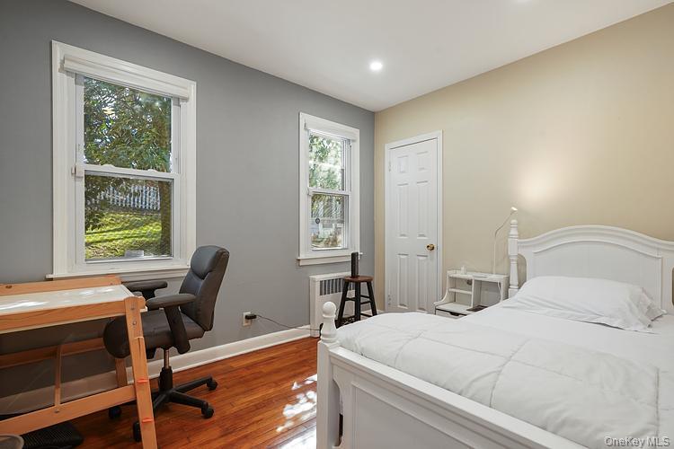 #11 photo, 199 South Road, White Plains , NY 10603