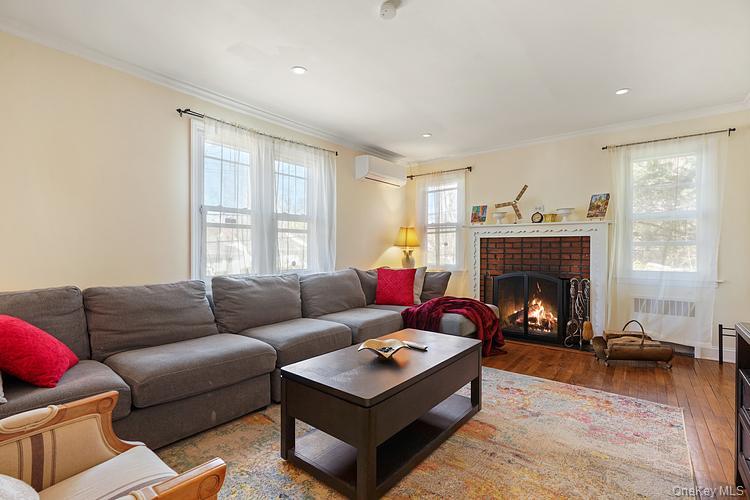 #2 photo, 199 South Road, White Plains , NY 10603