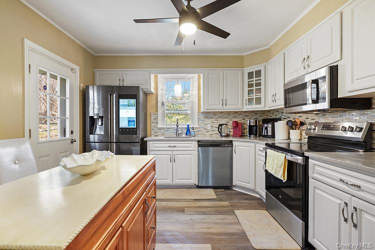 #5 photo, 199 South Road, White Plains , NY 10603