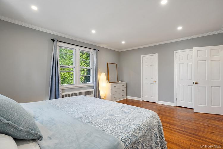 #9 photo, 199 South Road, White Plains , NY 10603