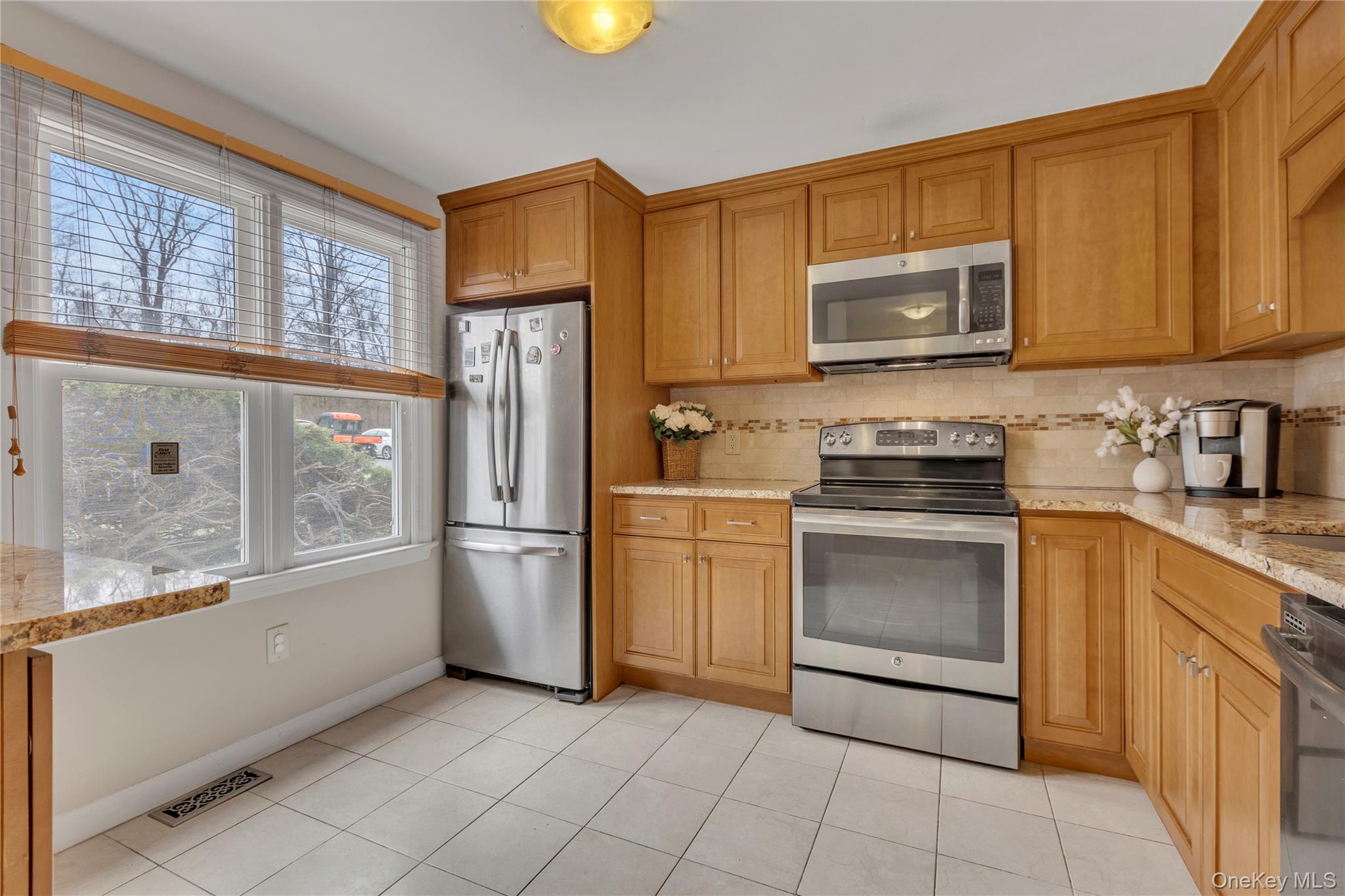 #10 photo, 203 Williamsburg Drive, Mahopac , NY 10541