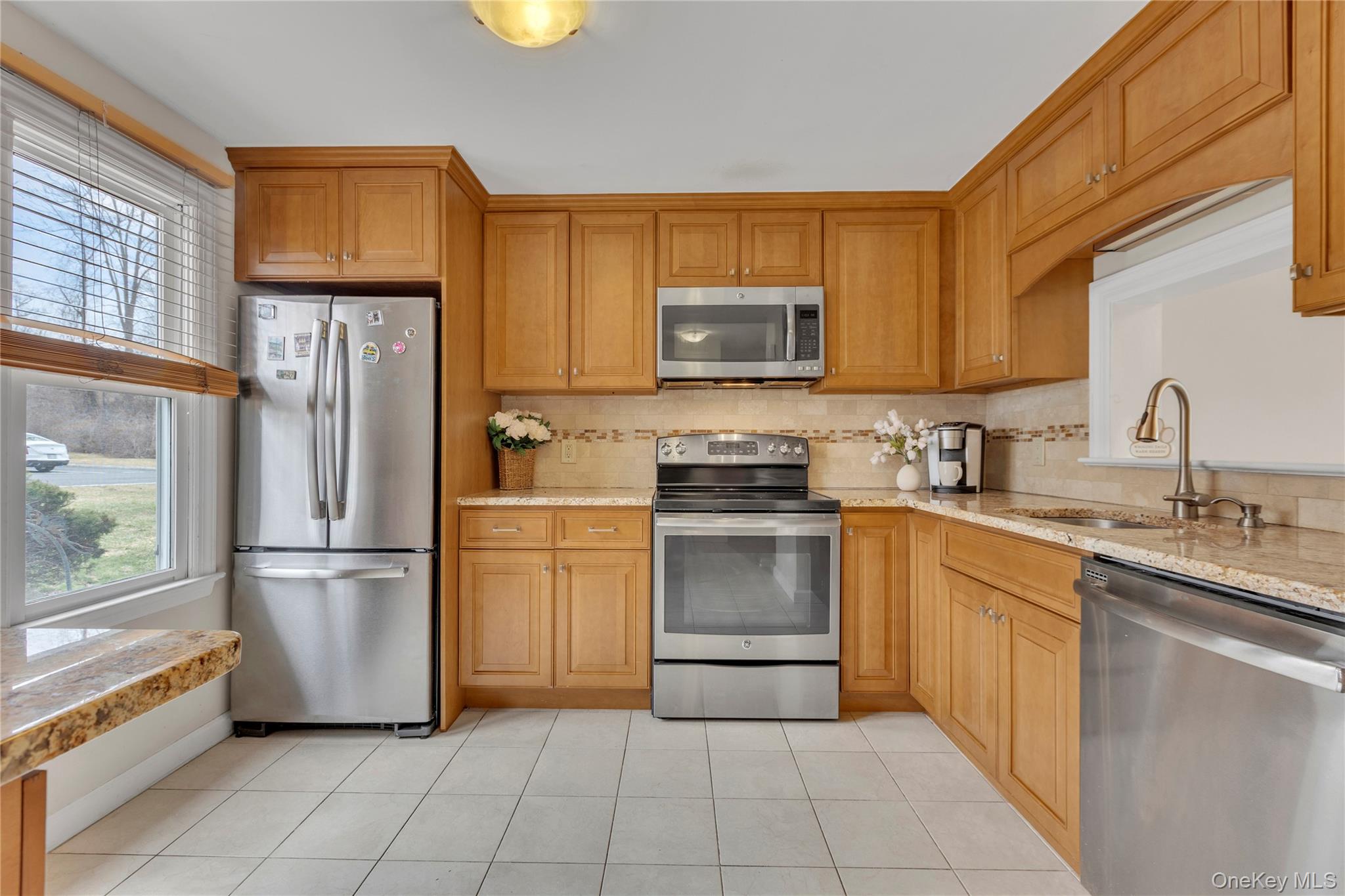 #12 photo, 203 Williamsburg Drive, Mahopac , NY 10541