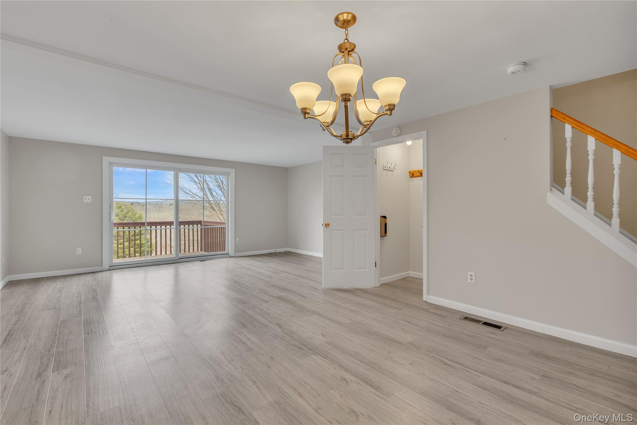 #4 photo, 203 Williamsburg Drive, Mahopac , NY 10541