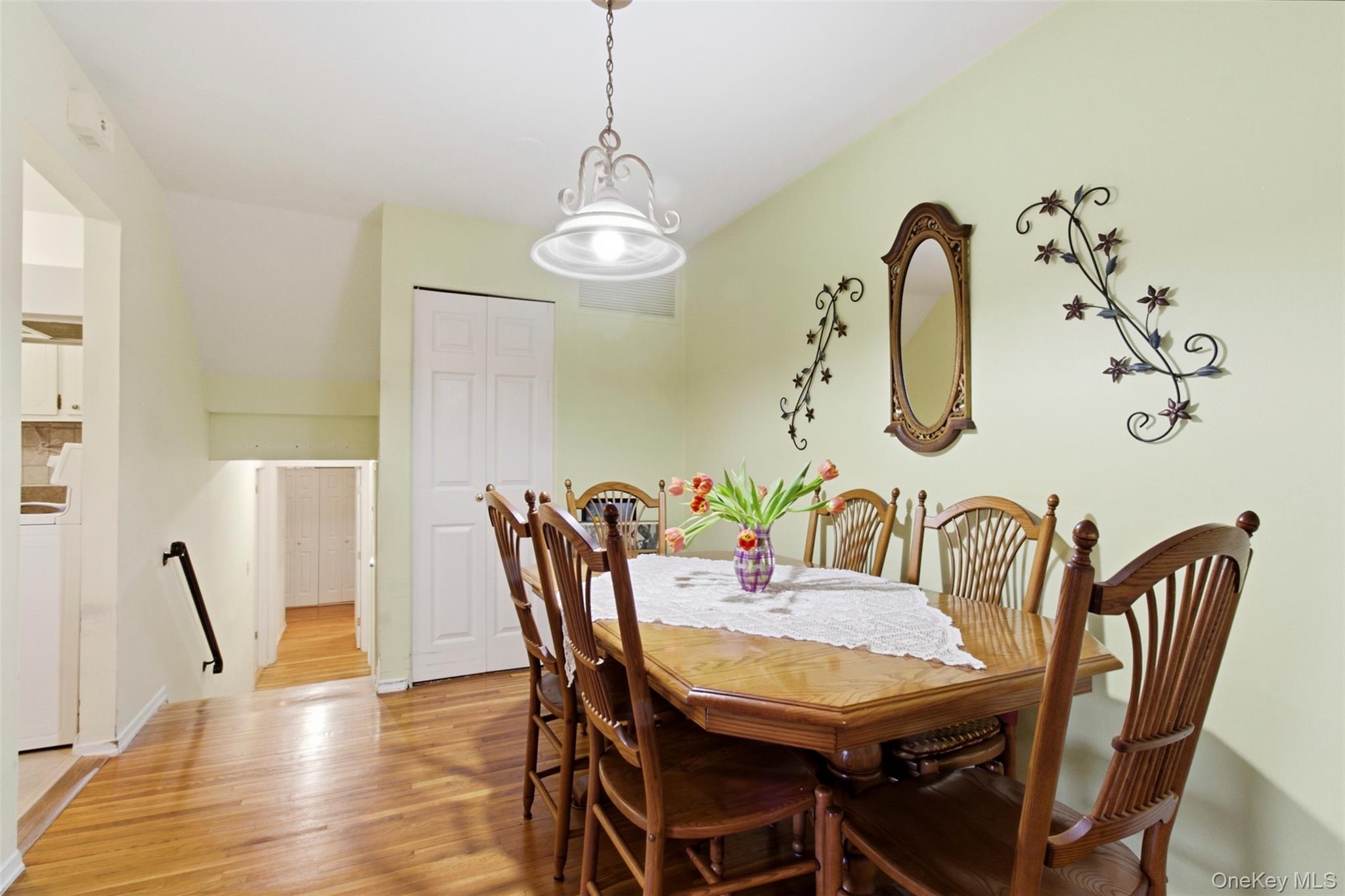 #6 photo, 100 Gateway Road, Yonkers , NY 10703