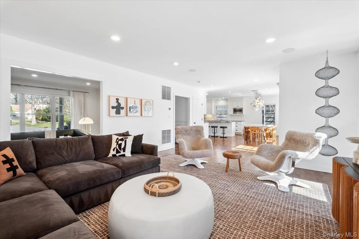 #10 photo, 73 Atherstone Road, Scarsdale , NY 10583