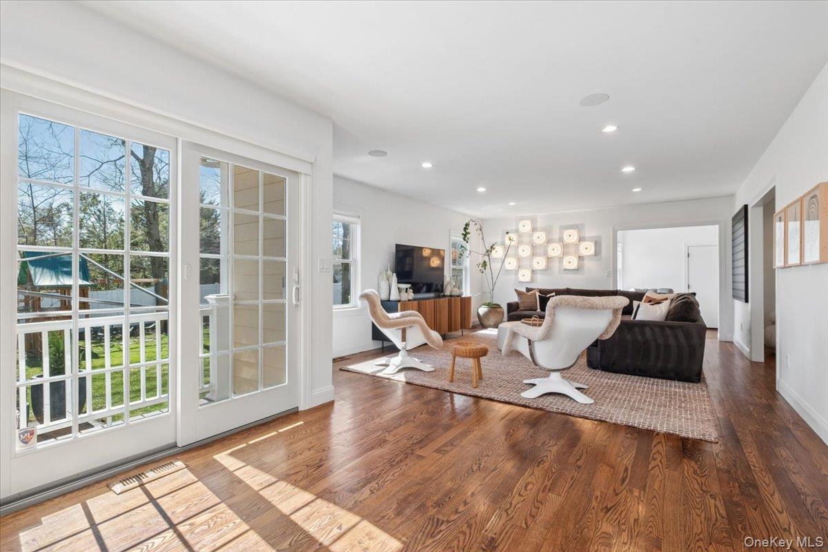 #8 photo, 73 Atherstone Road, Scarsdale , NY 10583