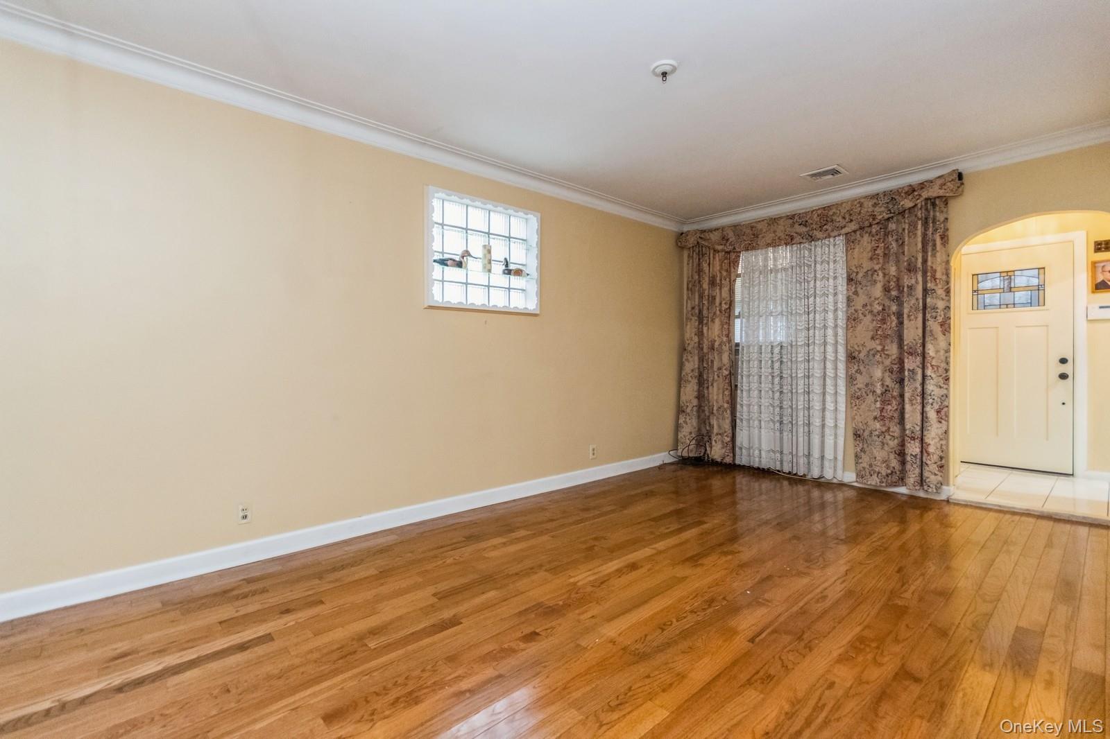 #17 photo, 4121 Grace Avenue, Bronx , NY 10466