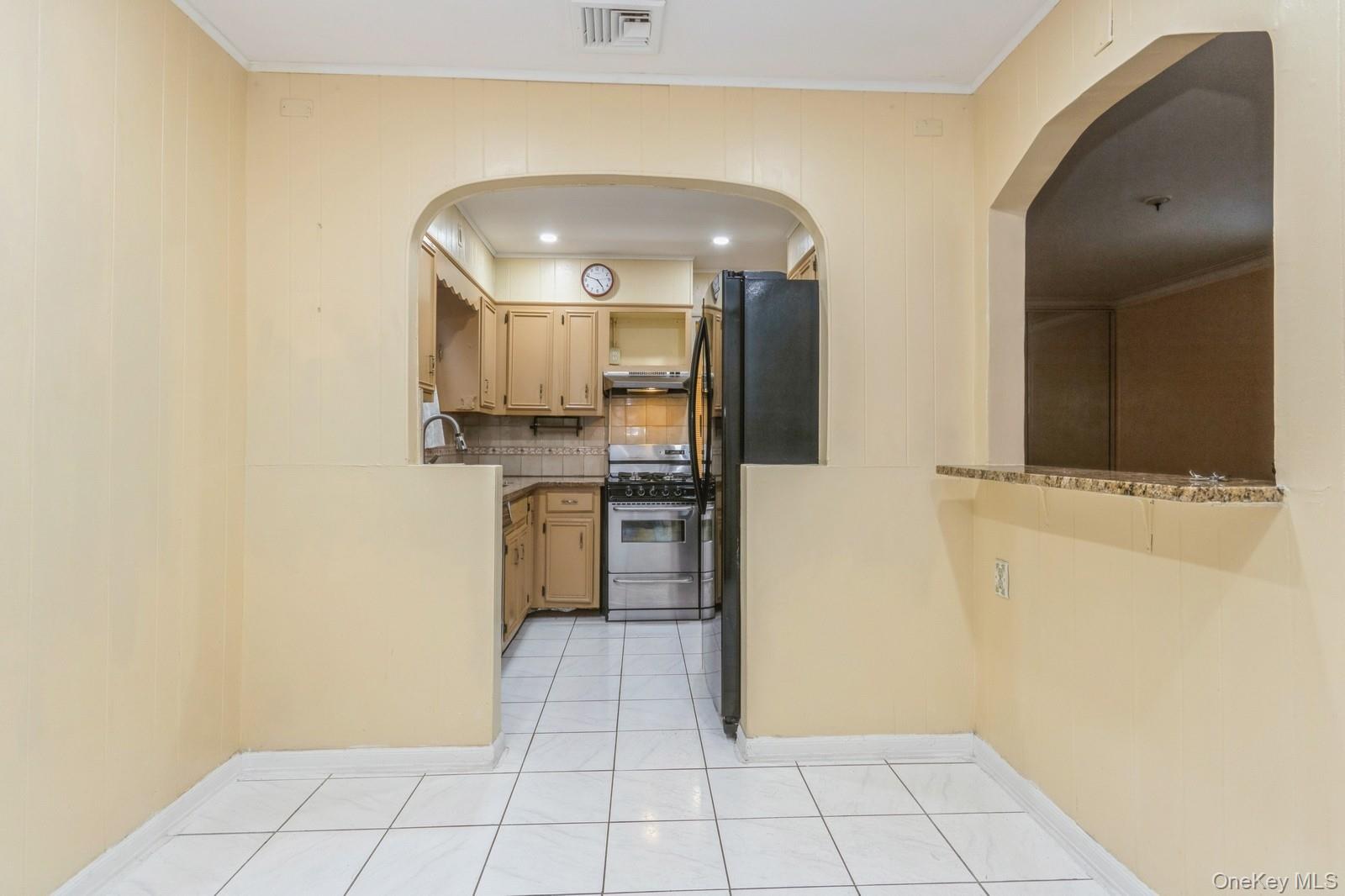 #4 photo, 4121 Grace Avenue, Bronx , NY 10466