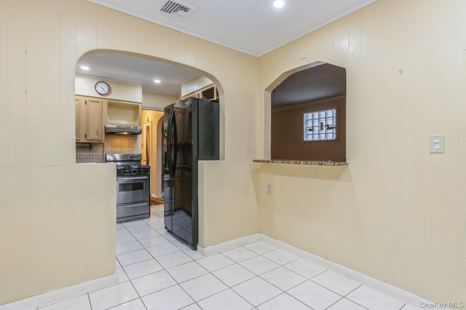 #5 photo, 4121 Grace Avenue, Bronx , NY 10466