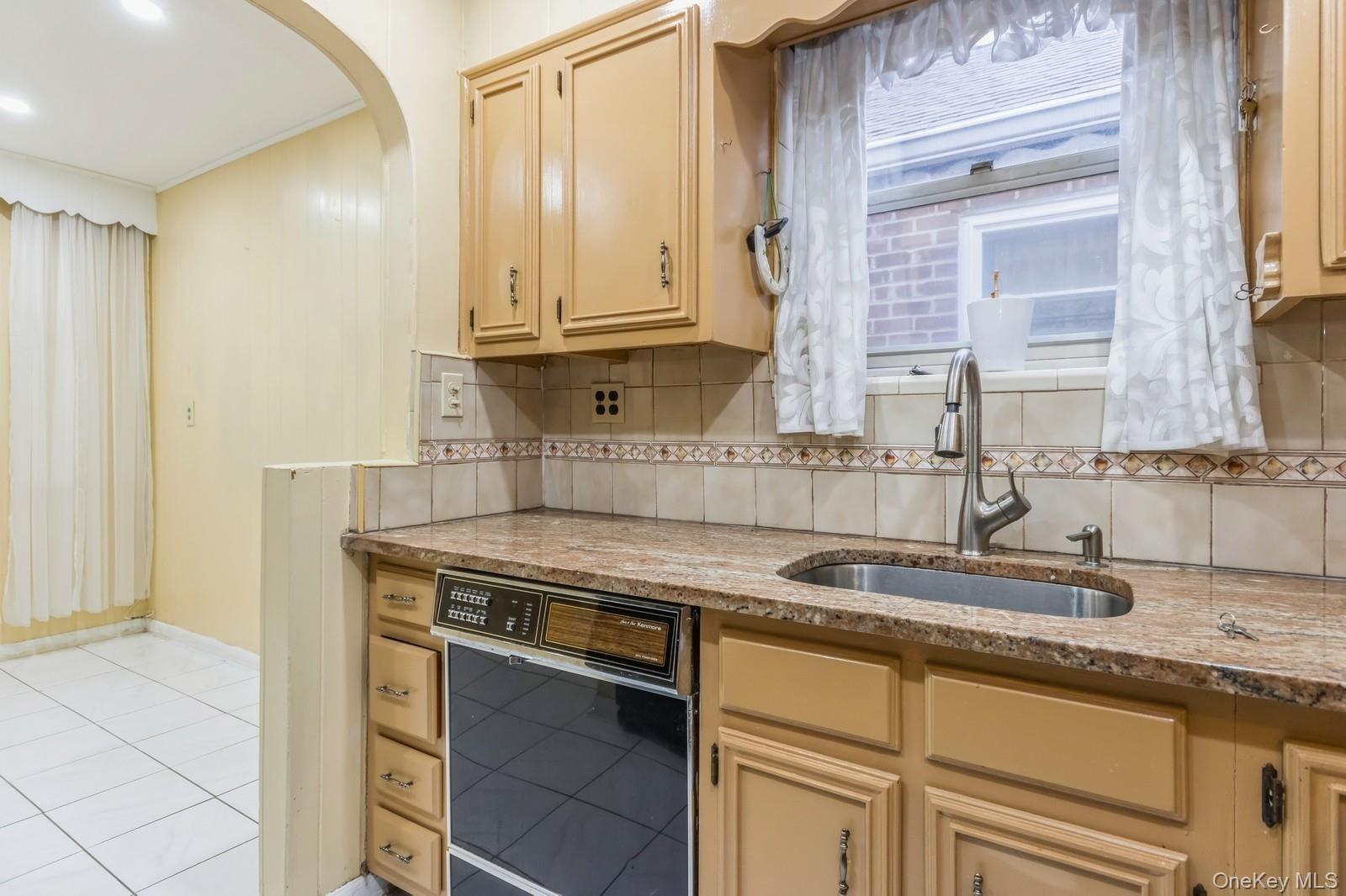 #7 photo, 4121 Grace Avenue, Bronx , NY 10466