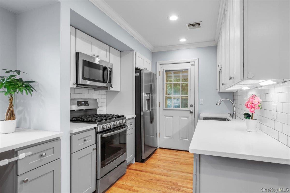 #10 photo, 26 Eugene Drive, Kings Park , NY 11754