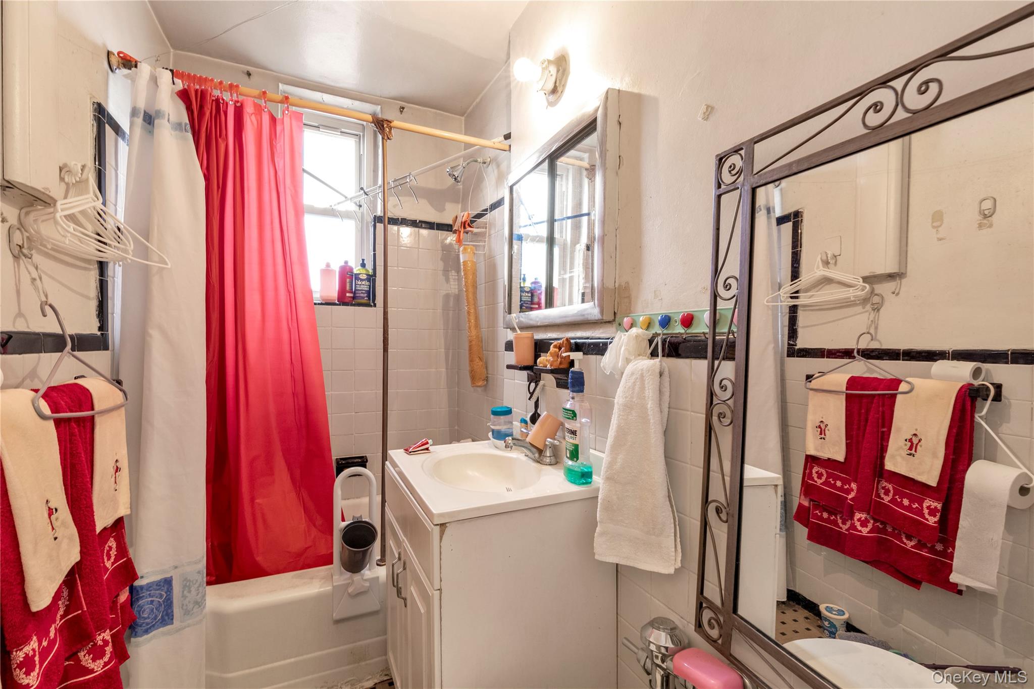 #15 photo, 55-05 Woodside Avenue, Woodside , NY 11377