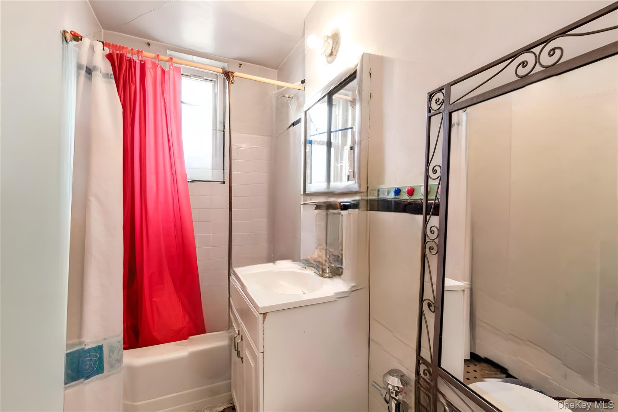 #16 photo, 55-05 Woodside Avenue, Woodside , NY 11377