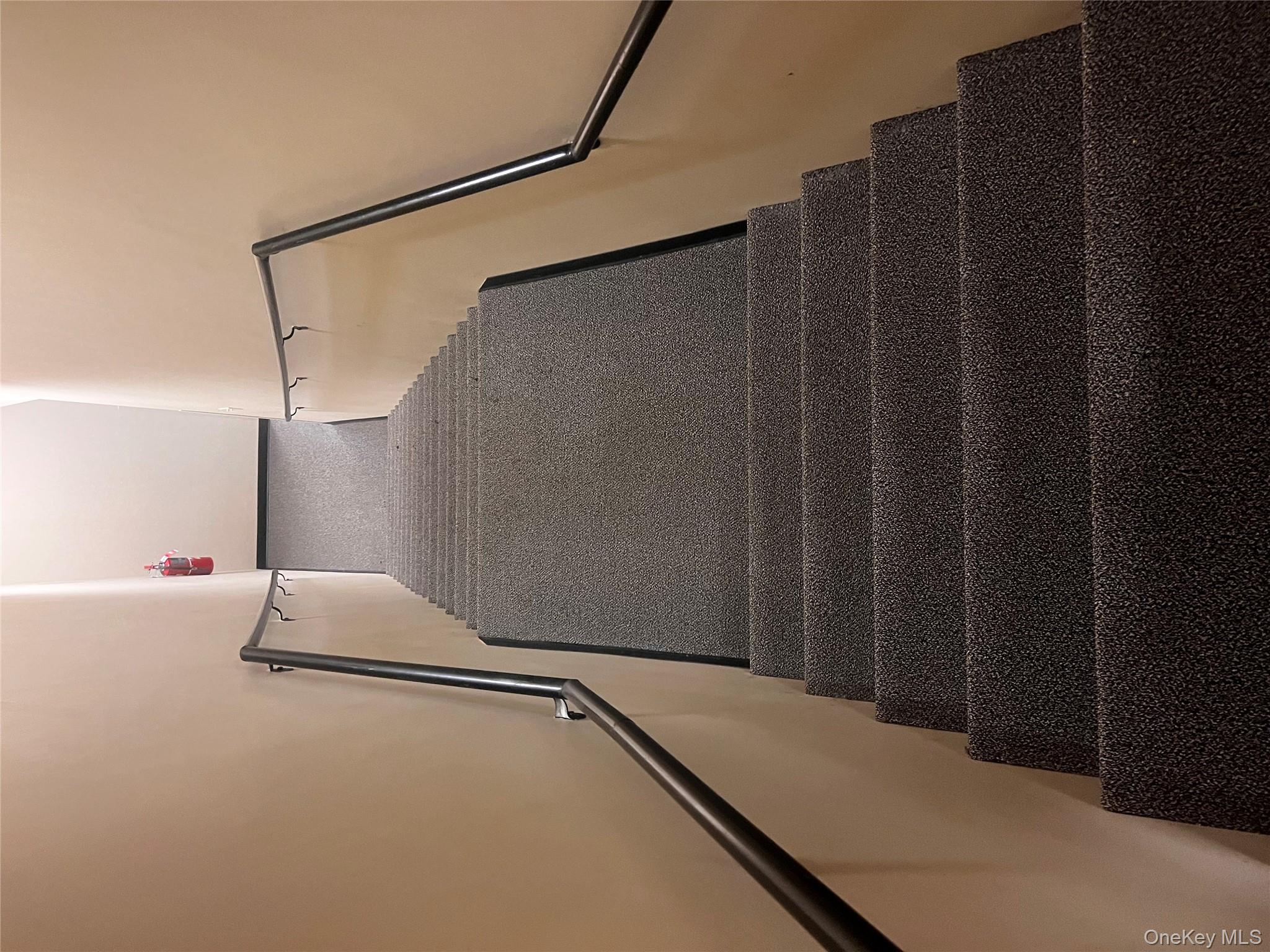 #3 photo, 3076 Steinway, 뉴욕퀸즈 Astoria , NY 11103