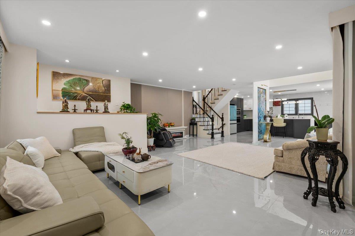 #11 photo, 2 Elf Road, स्योसेट Syosset , NY 11791