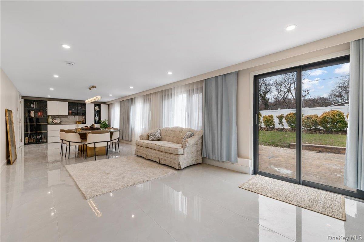 #12 photo, 2 Elf Road, स्योसेट Syosset , NY 11791