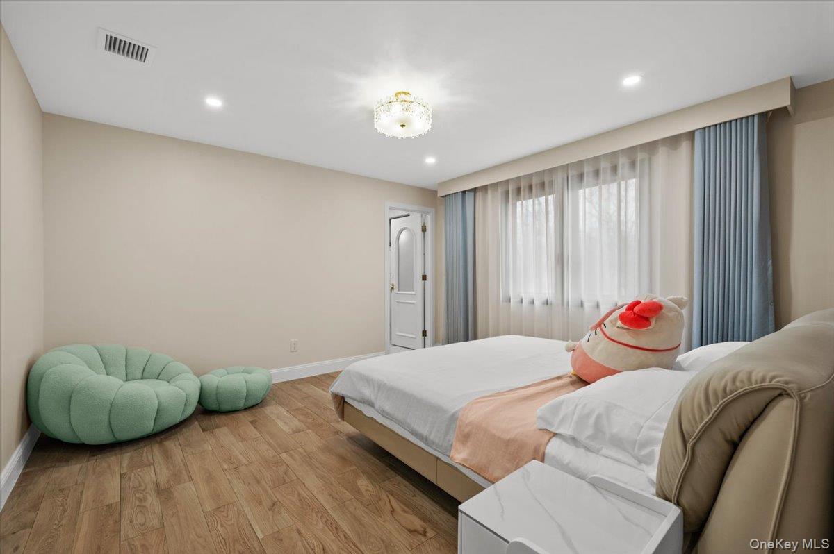 #13 photo, 2 Elf Road, स्योसेट Syosset , NY 11791