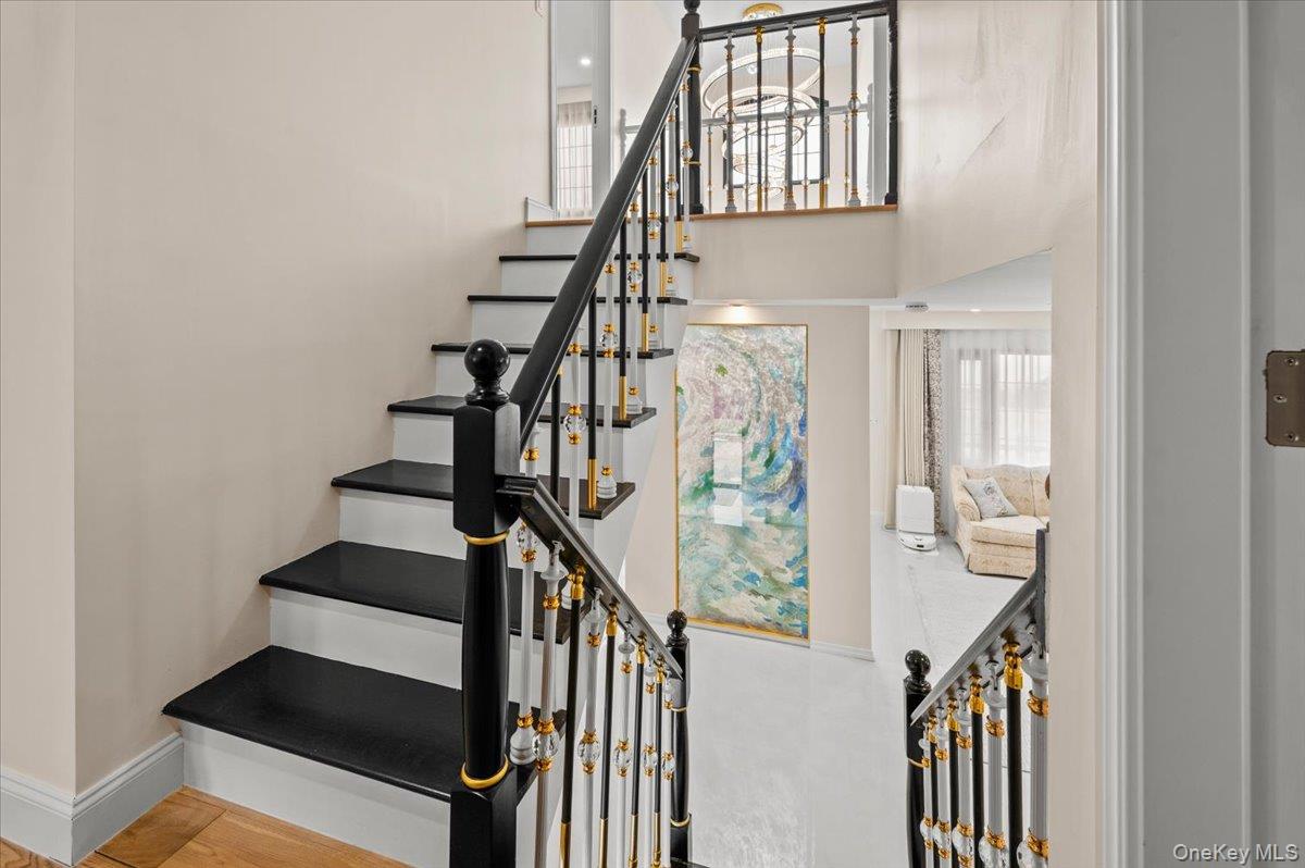 #18 photo, 2 Elf Road, स्योसेट Syosset , NY 11791