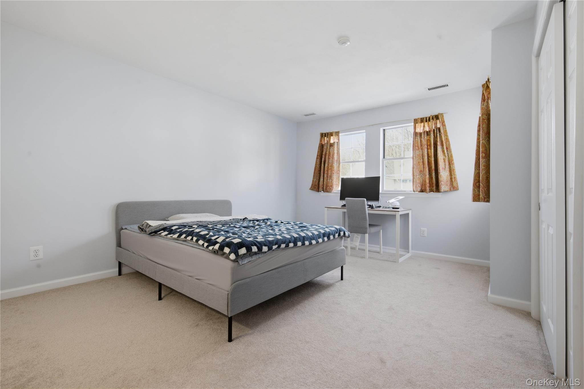 #12 photo, 69 Thomas Lane, সাফোক কাউন্টি East Setauket , NY 11733