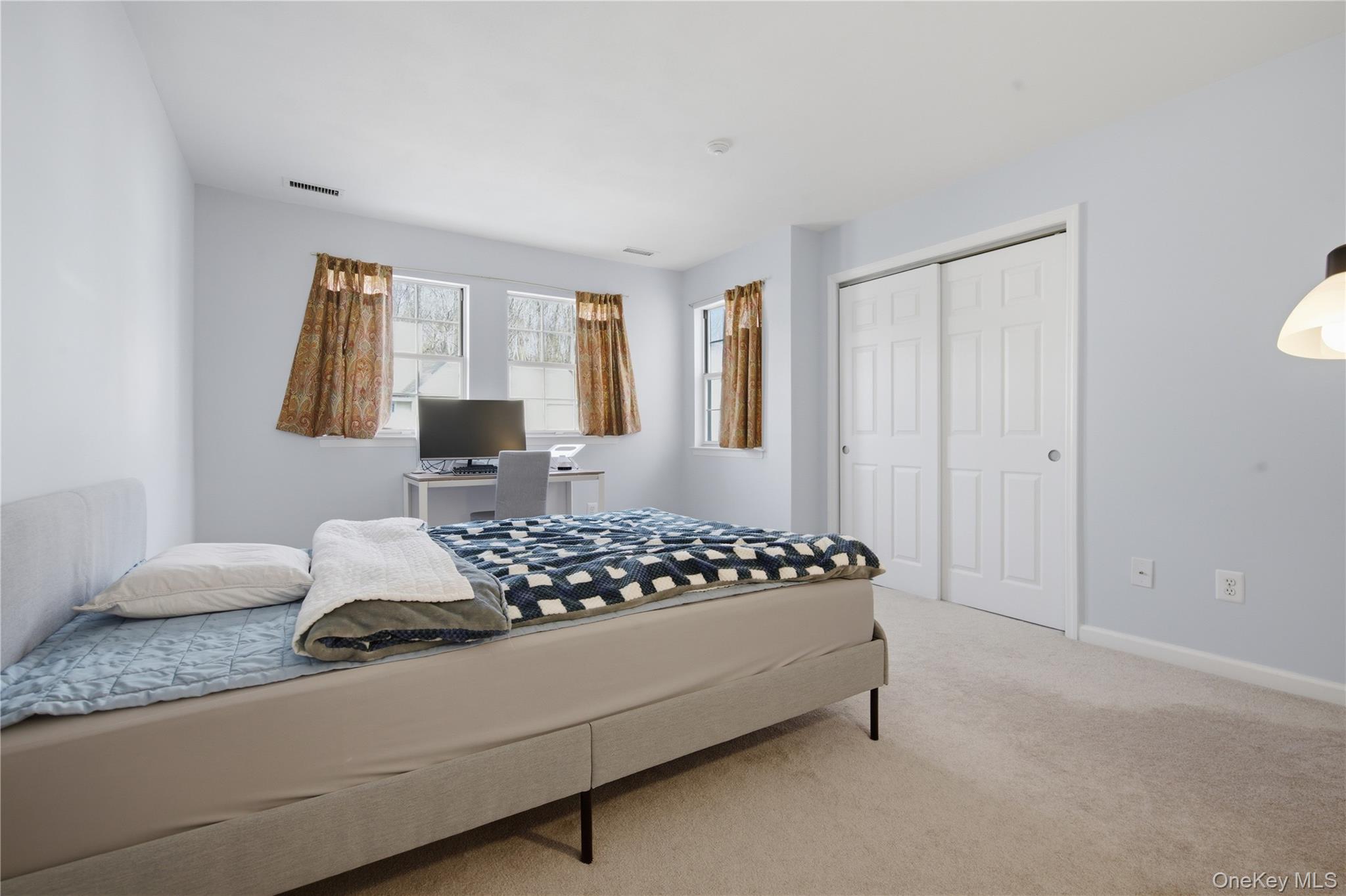 #15 photo, 69 Thomas Lane, সাফোক কাউন্টি East Setauket , NY 11733