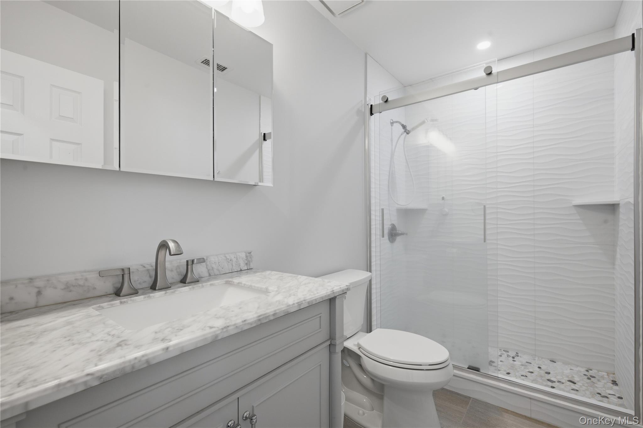 #16 photo, 69 Thomas Lane, সাফোক কাউন্টি East Setauket , NY 11733