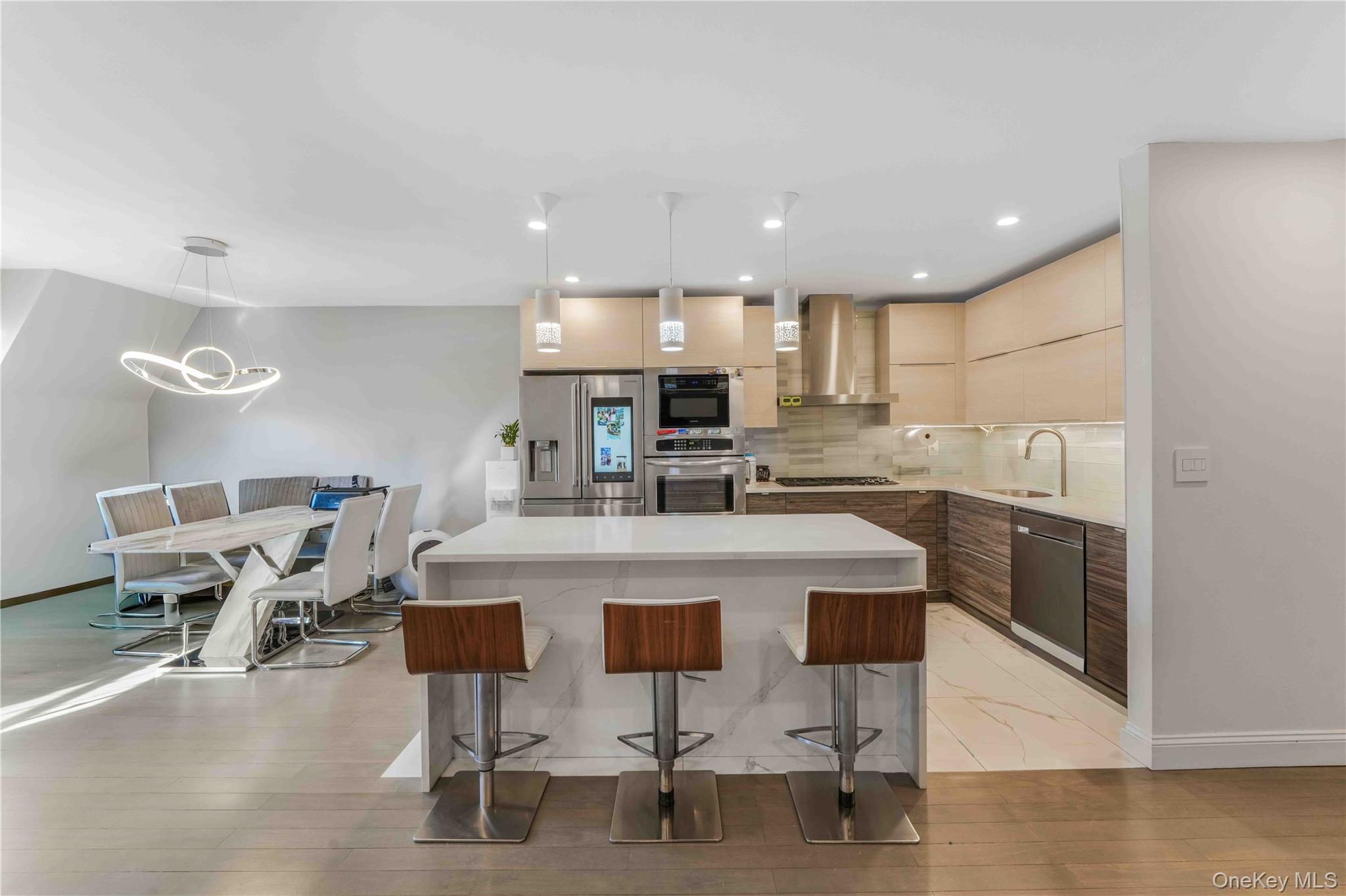 #3 photo, 1324 Robin Lane, बेसाइड Bayside , NY 11360