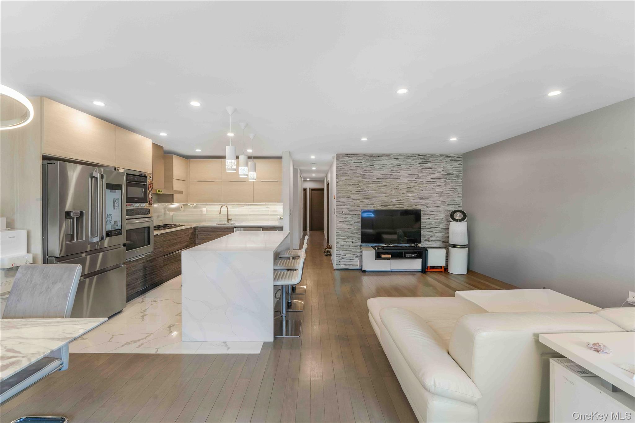 #5 photo, 1324 Robin Lane, बेसाइड Bayside , NY 11360