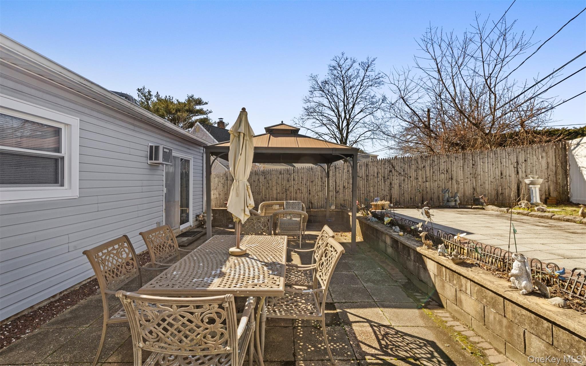 #18 photo, 82 Barnyard Lane, 长岛 Levittown , NY 11756