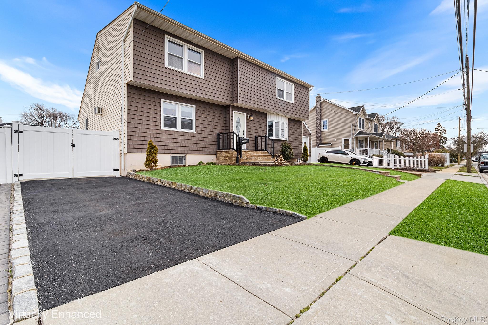 #2 photo, 2309 Mattituck Avenue, Seaford , NY 11783