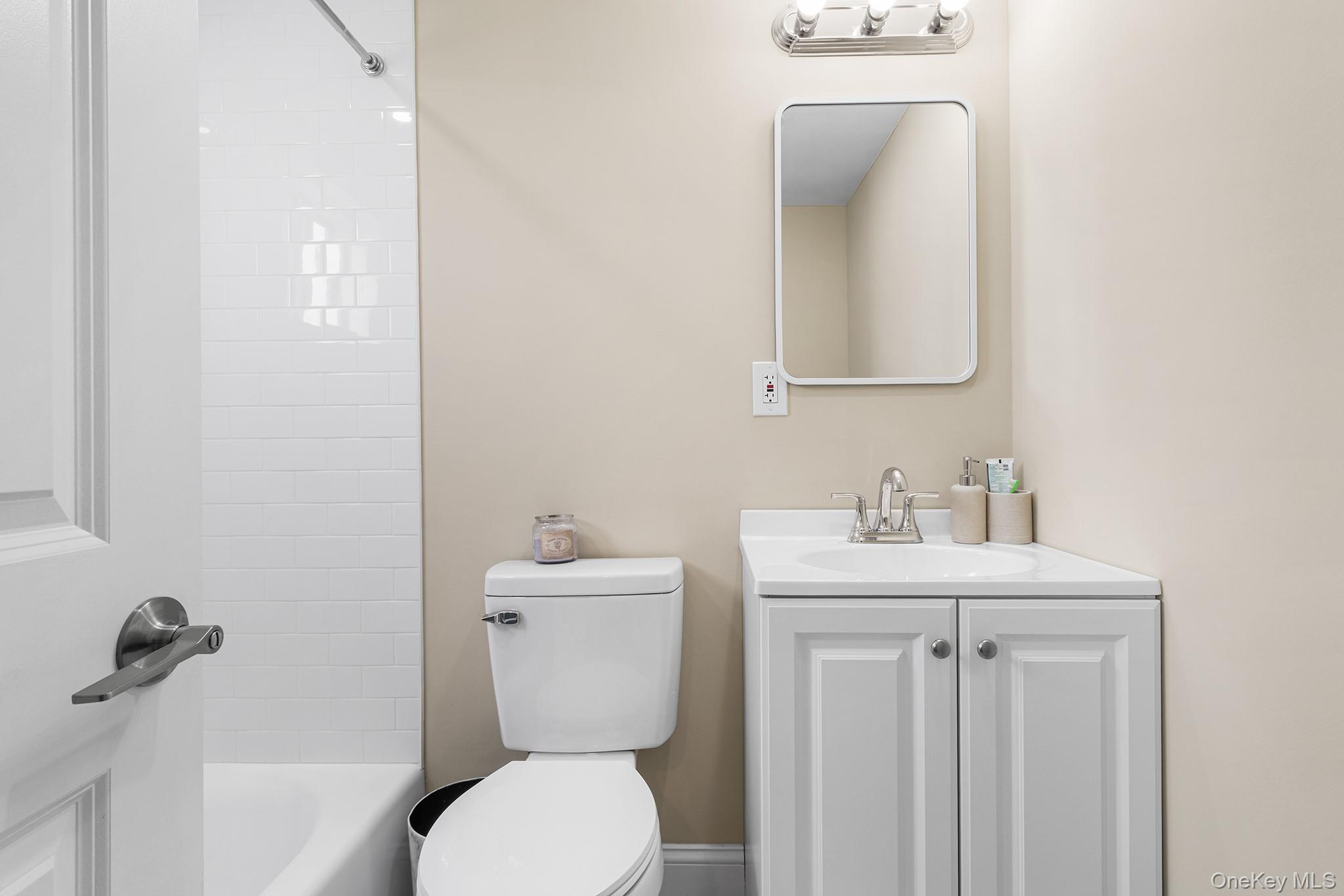 #20 photo, 2309 Mattituck Avenue, Seaford , NY 11783