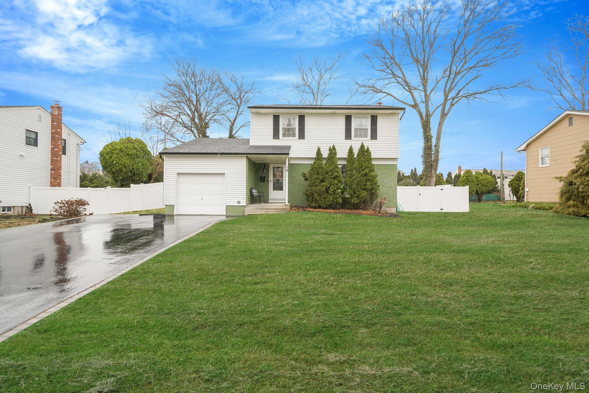 #1 photo, 18 Enfield Lane, Kings Park , NY 11754