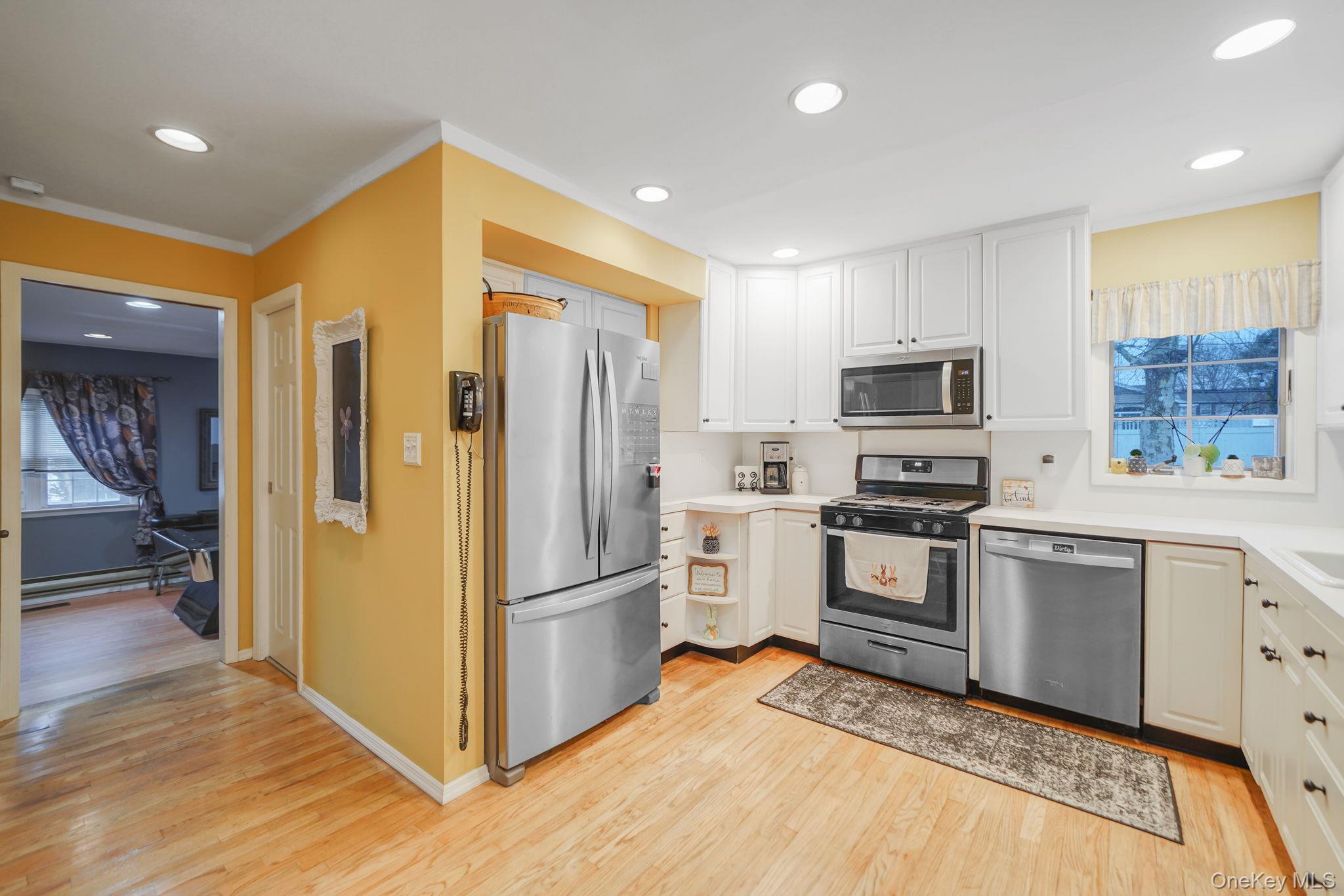 #11 photo, 18 Enfield Lane, Kings Park , NY 11754