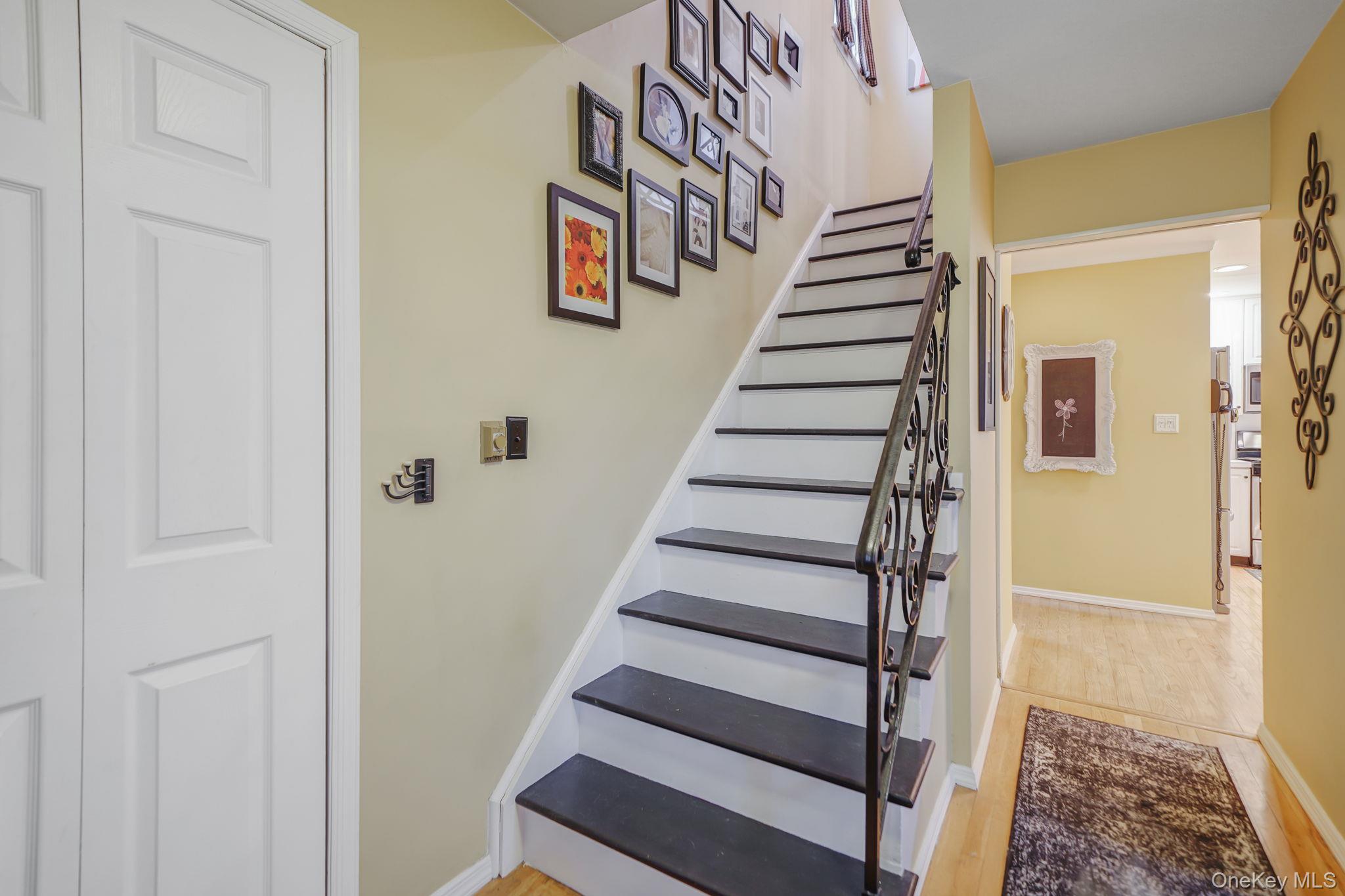 #4 photo, 18 Enfield Lane, Kings Park , NY 11754