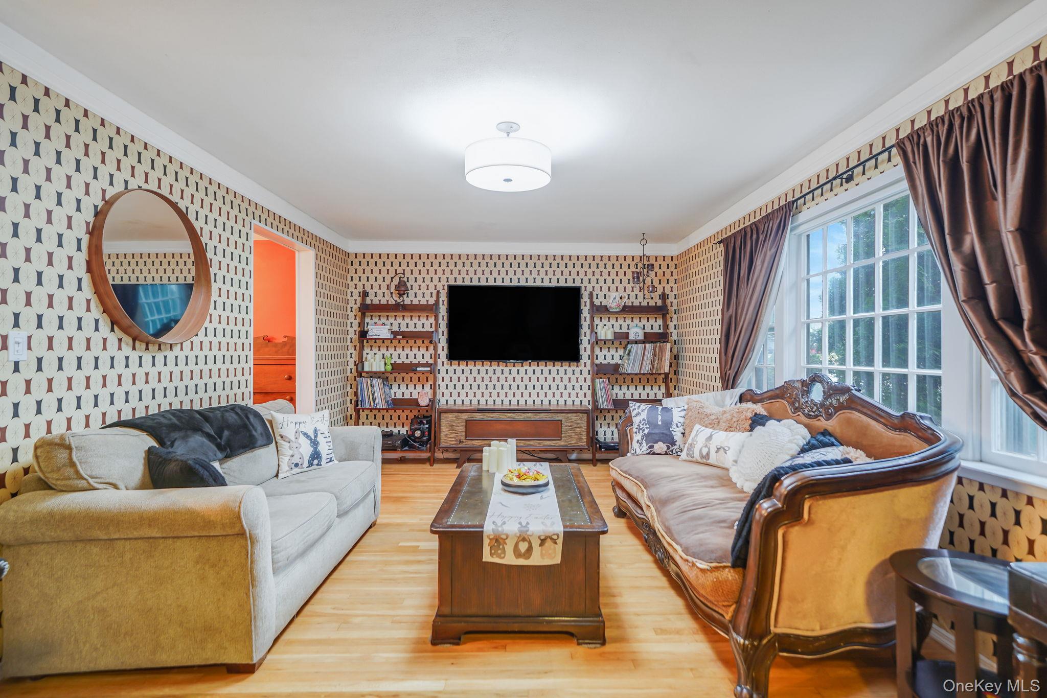 #5 photo, 18 Enfield Lane, Kings Park , NY 11754