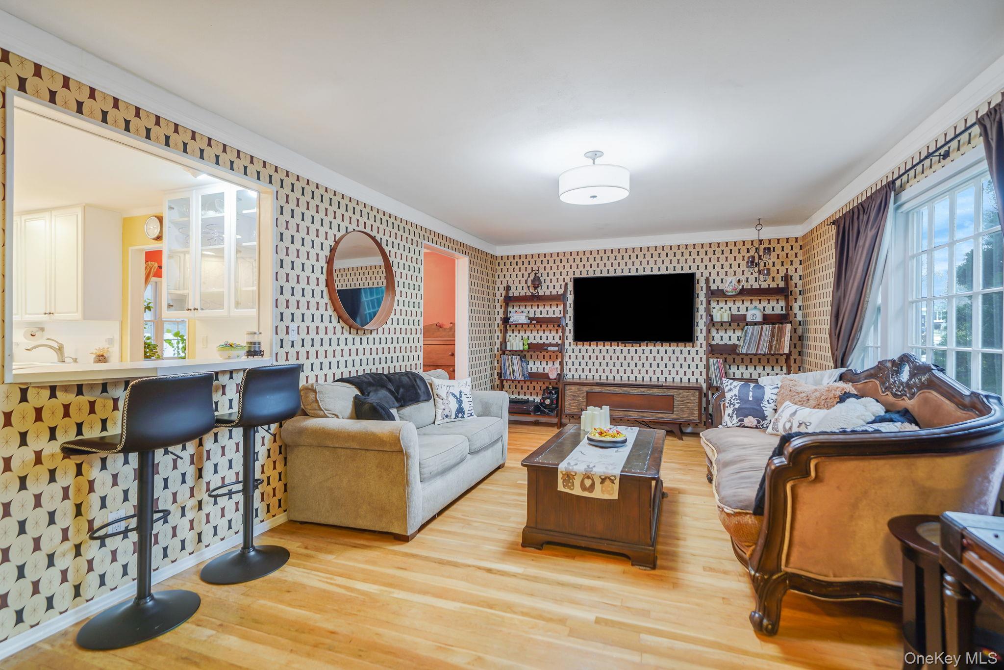 #6 photo, 18 Enfield Lane, Kings Park , NY 11754