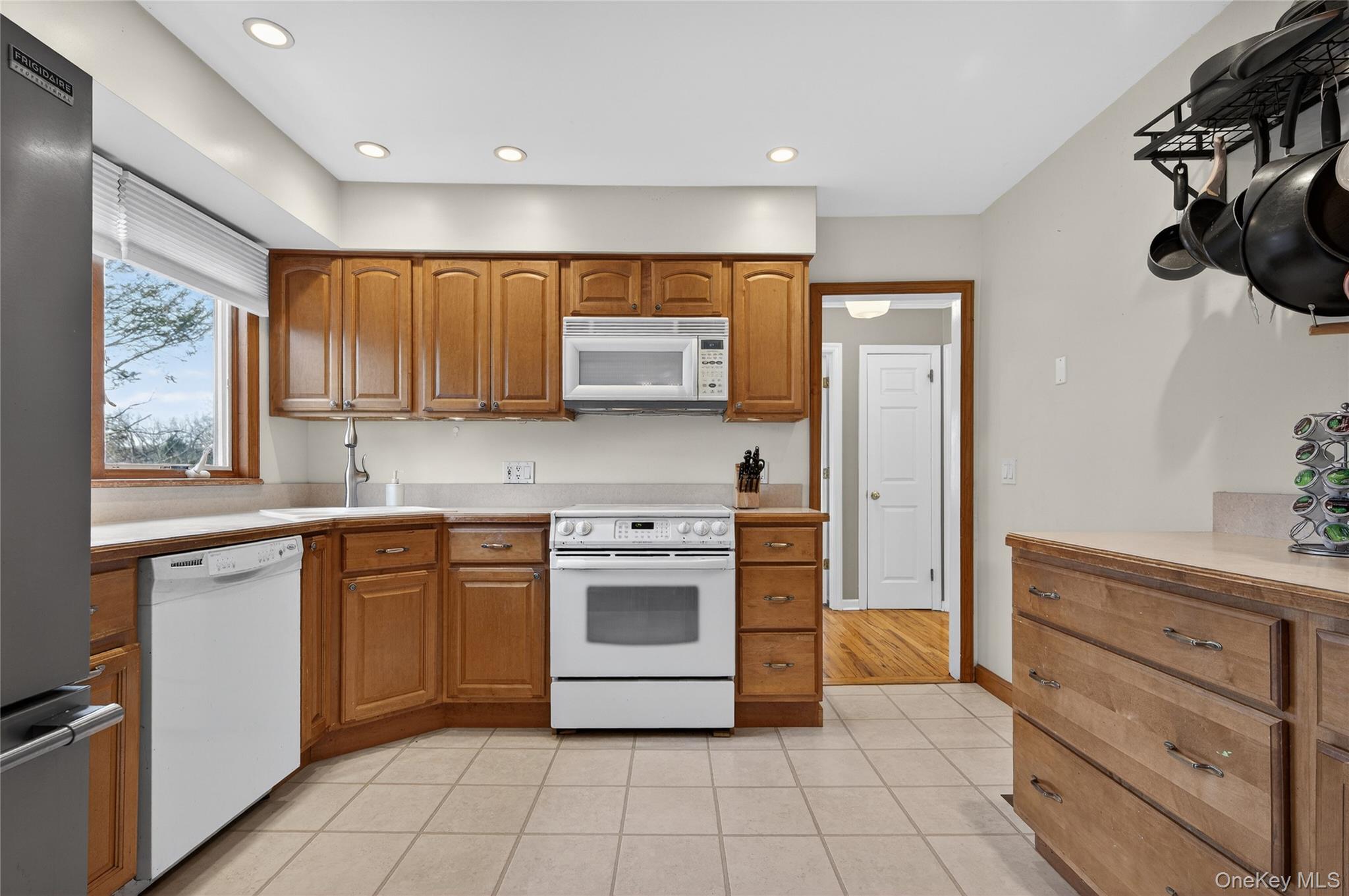 #11 photo, 20 Marlboro Drive, South Huntington , NY 11743